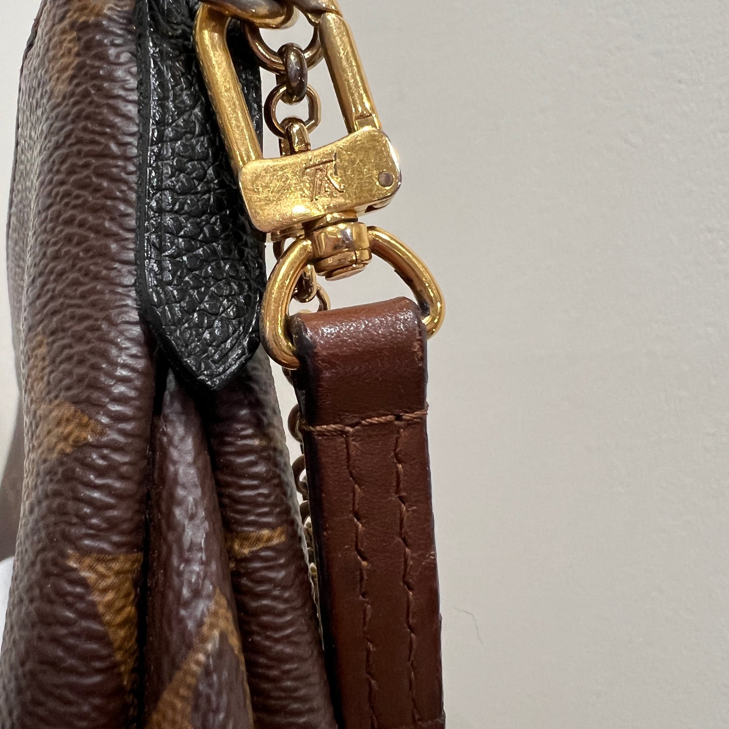LOUIS VUITTON Pallas Black