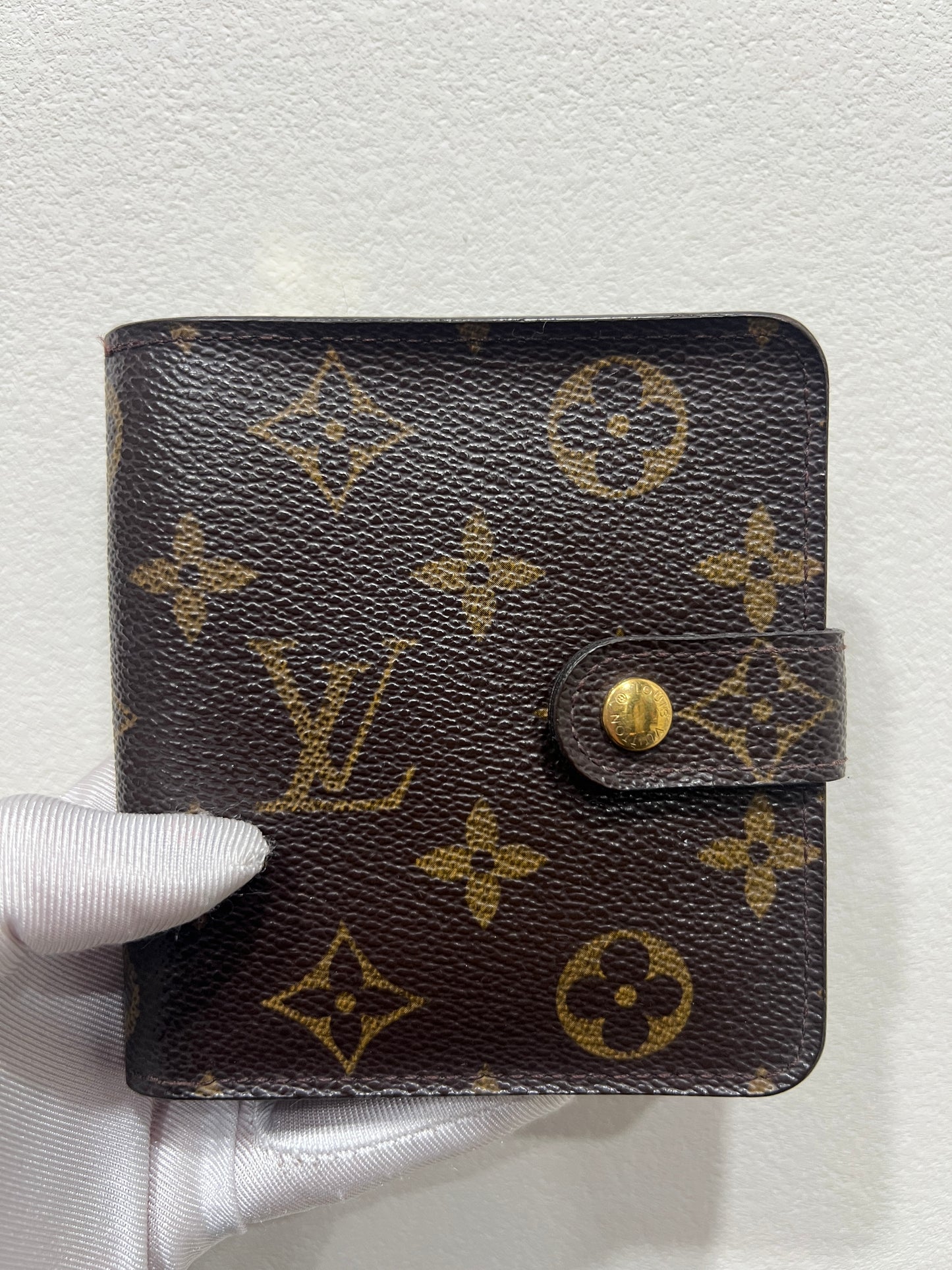 LOUIS VUITTON Wallet