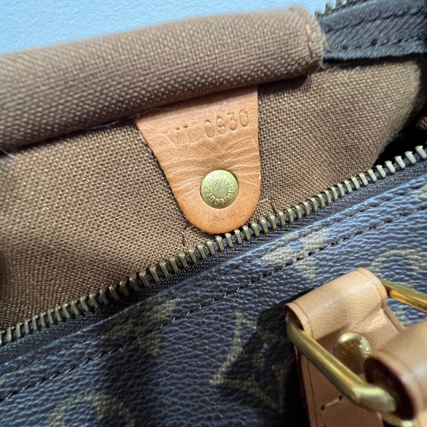 LOUIS VUITTON Speedy 30
