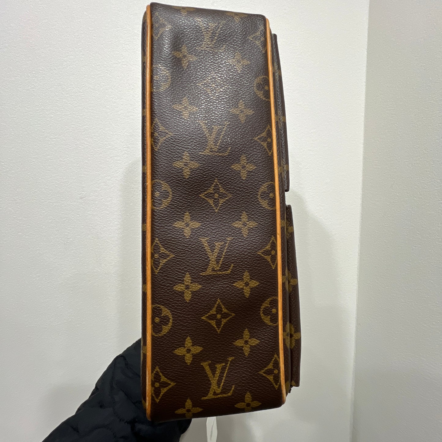 LOUIS VUITTON VIVE CITE MM