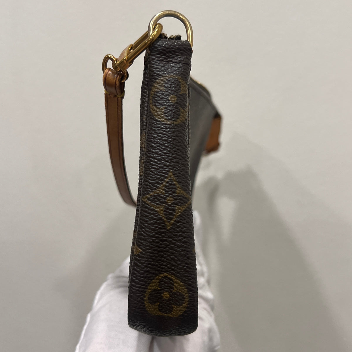 LOUIS VUITTON Accessory Pochette