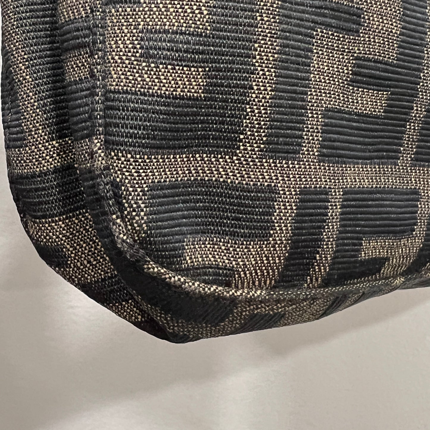 FENDI Baguette Gold