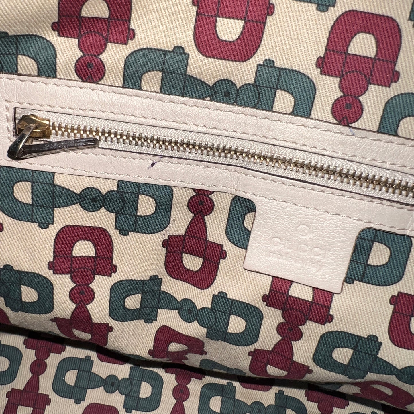 GUCCI Cream Leather Guccissima Signoria Medium Dome