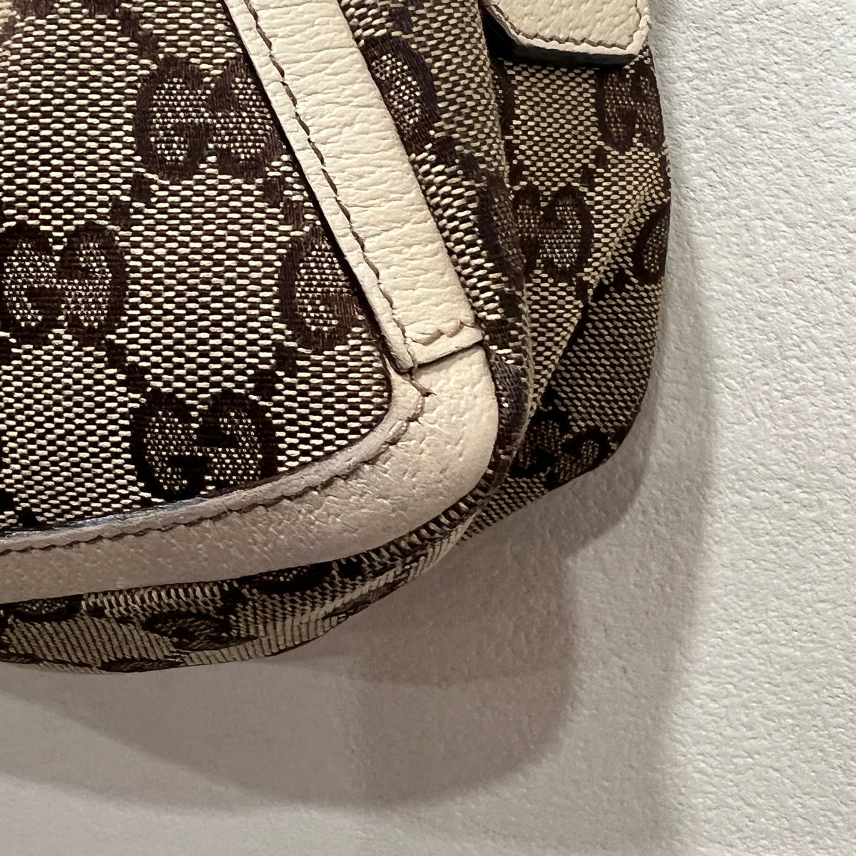 GUCCI Abbey D-Ring Pochette Shoulder Bag