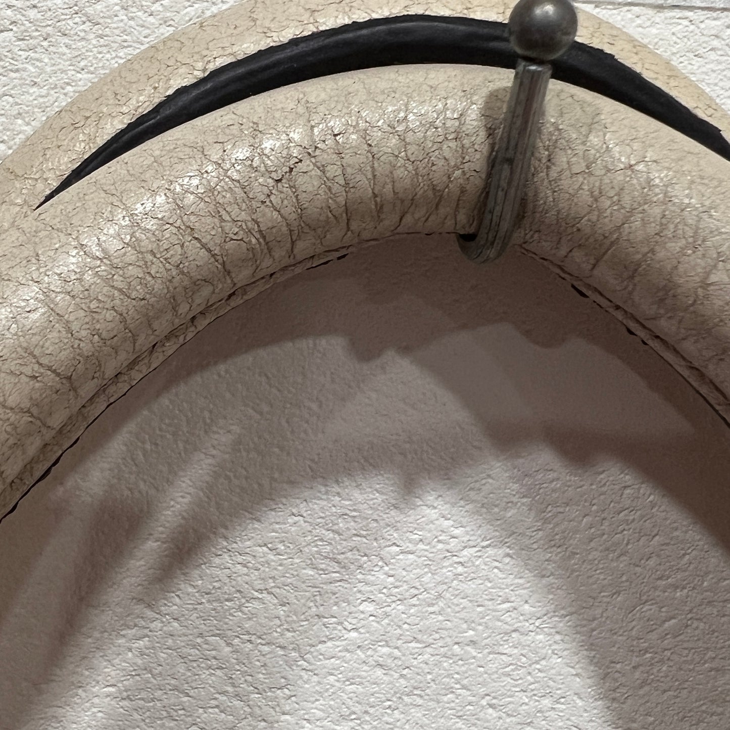 GUCCI Cream Leather Guccissima Signoria Medium Dome