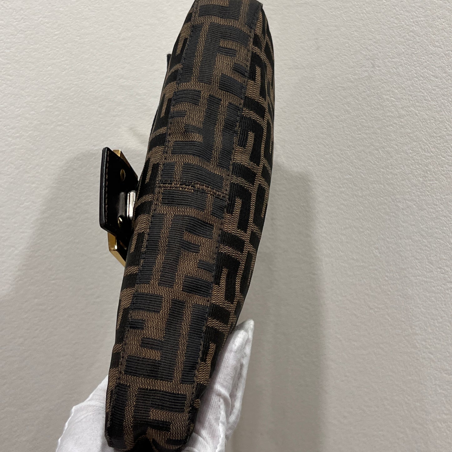 FENDI Baguette Gold