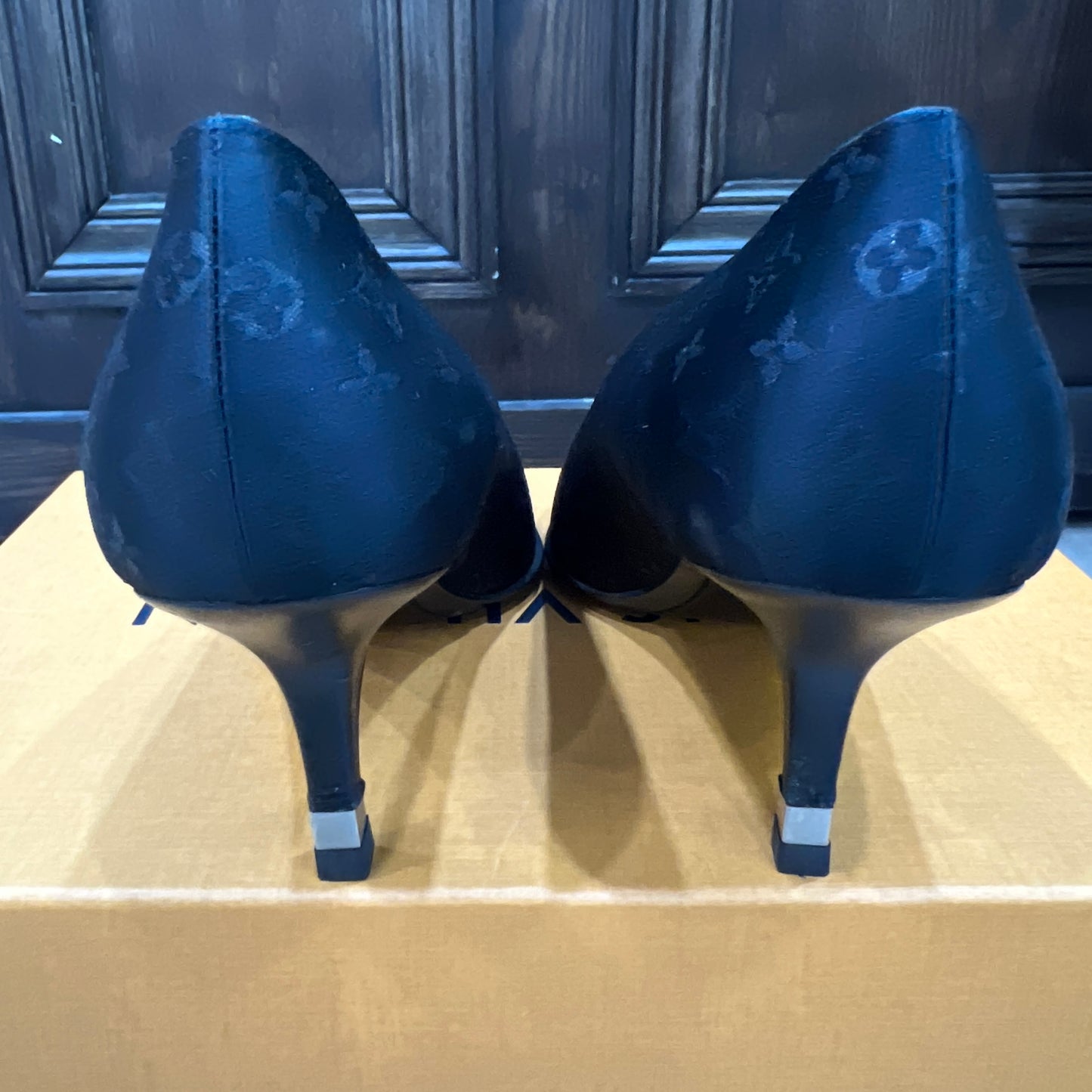 LOUIS VUITTON Shoes 37 1/2