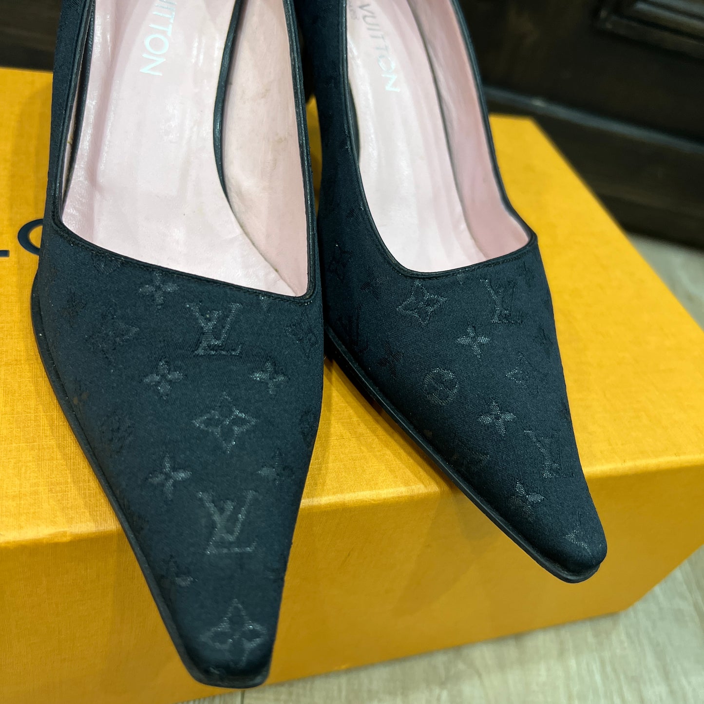 LOUIS VUITTON Shoes 37 1/2