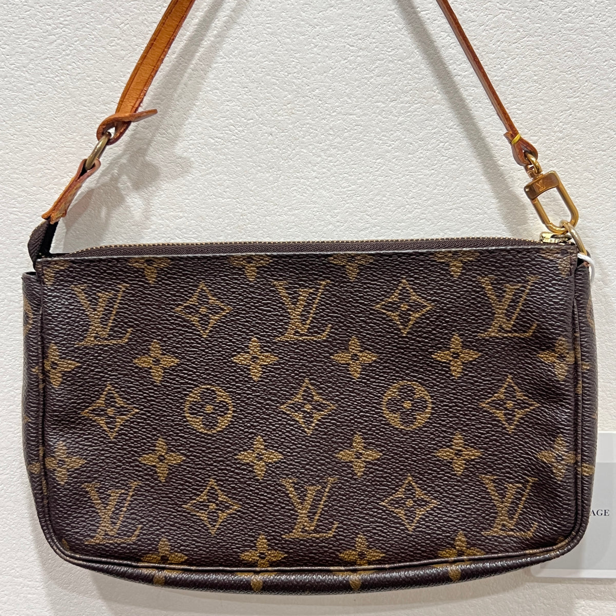LOUIS VUITTON Accessory Pochette
