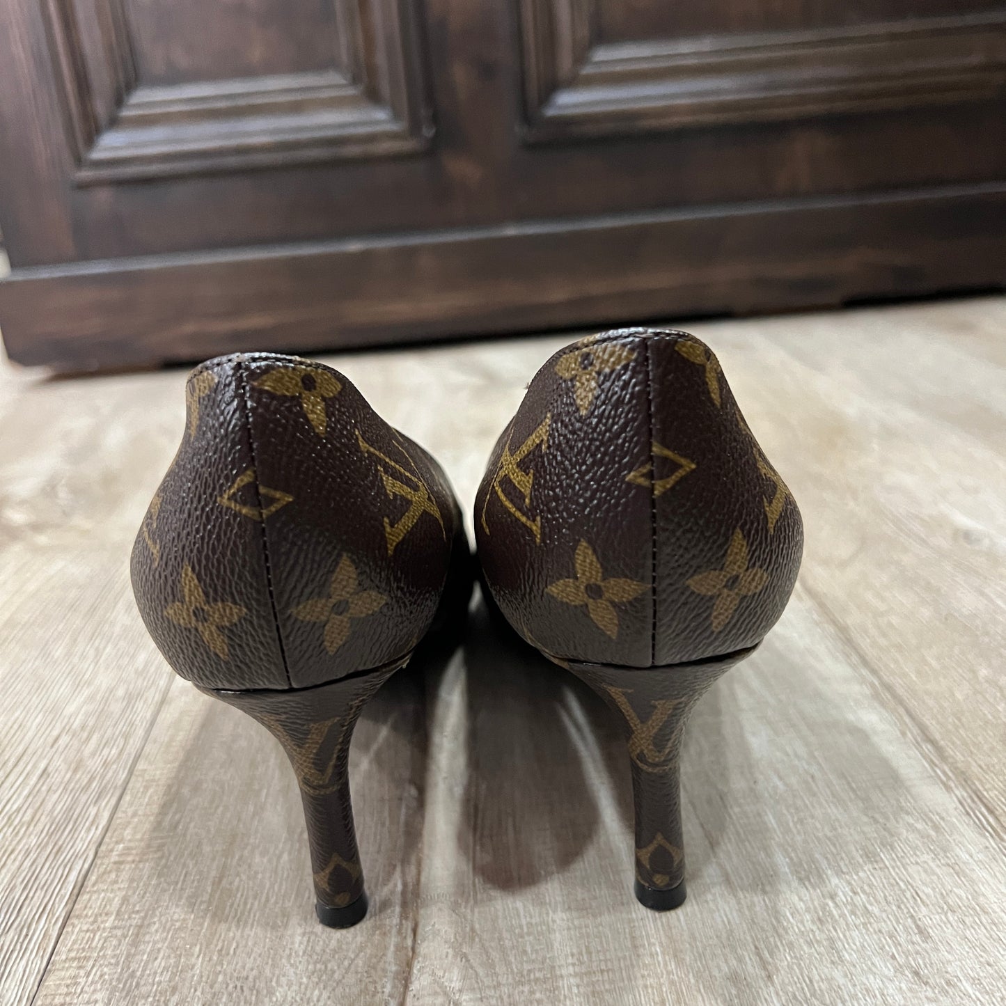 LOUIS VUITTON Shoes in Monogram with Heels Size 37