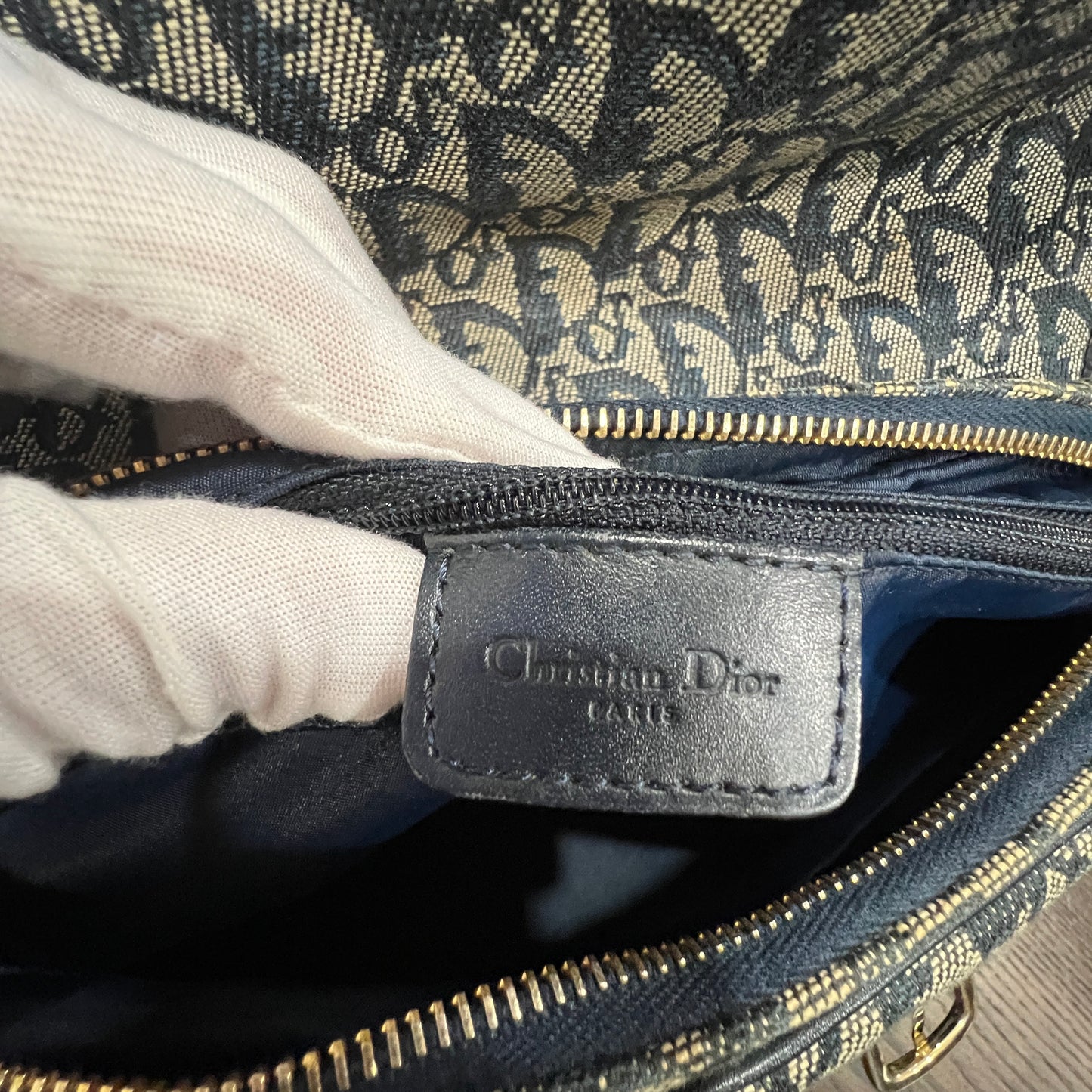 CHRISTIAN DIOR