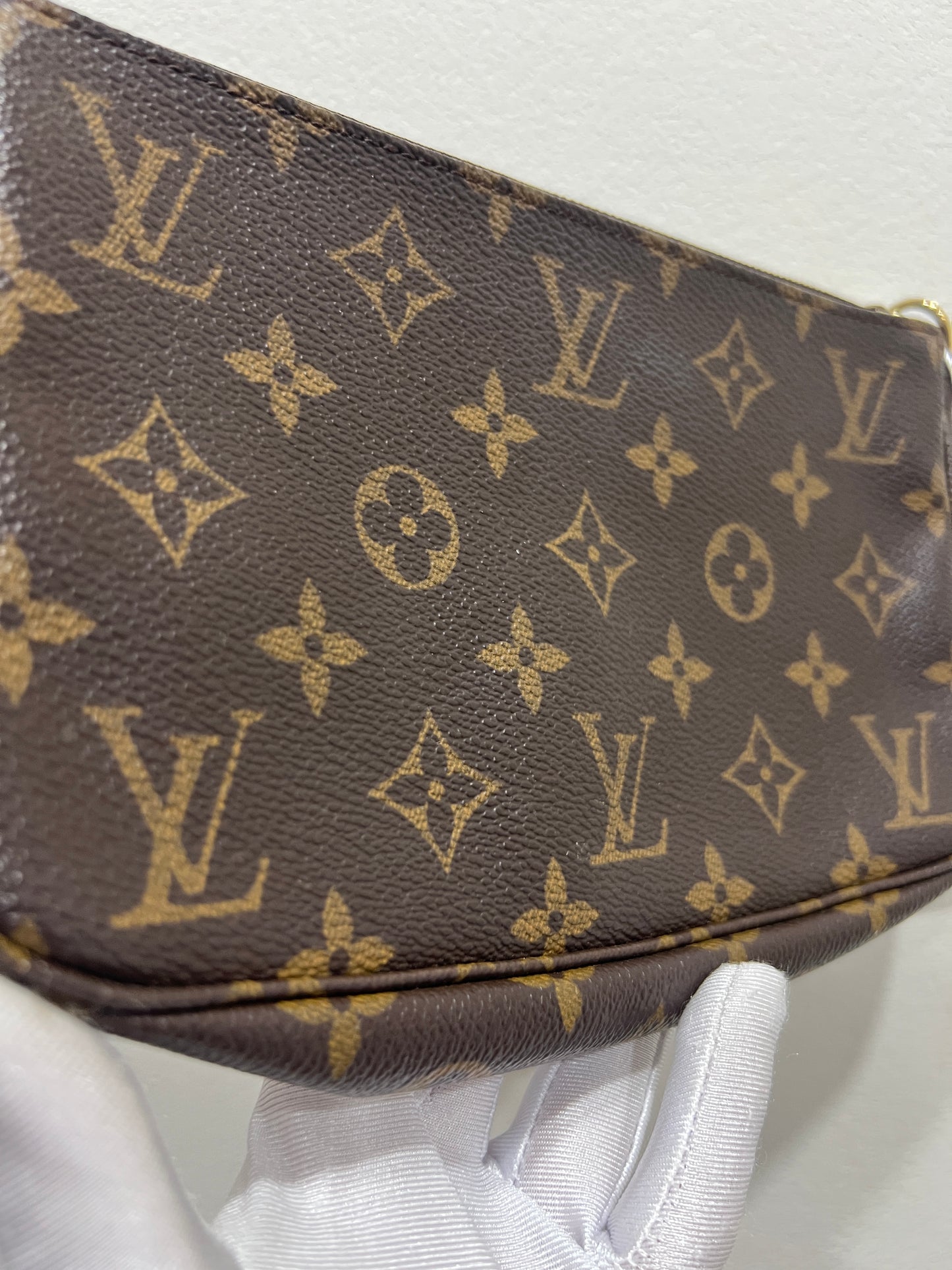LOUIS VUITTON Accessory Pouchette