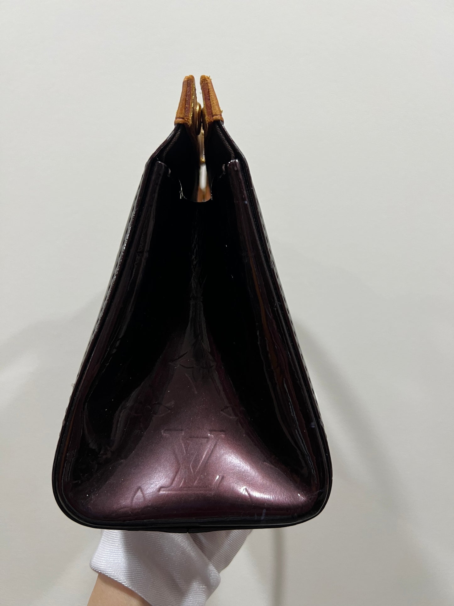 LOUIS VUITTON Roxbury Drive Vernis