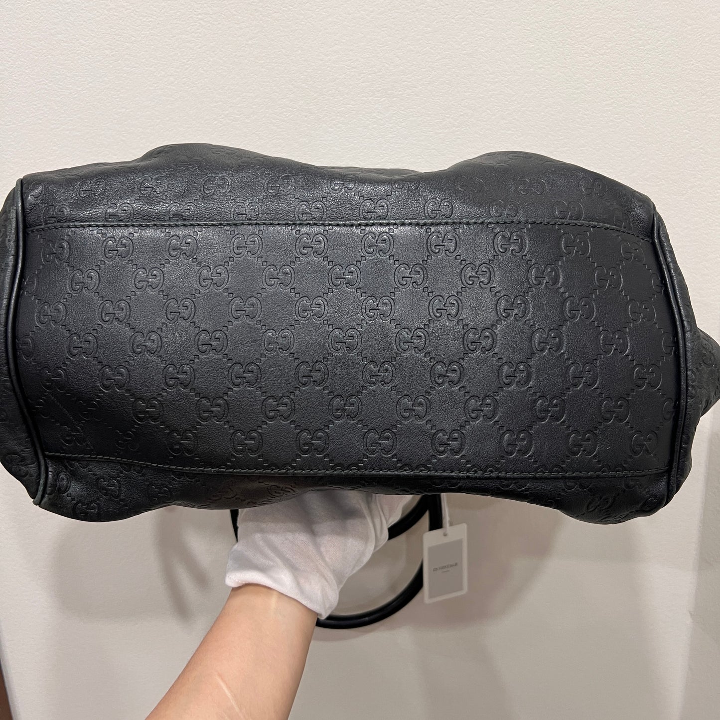GUCCI Sukey Handbag in Timeless Black Guccissima (GG embossed) Leather