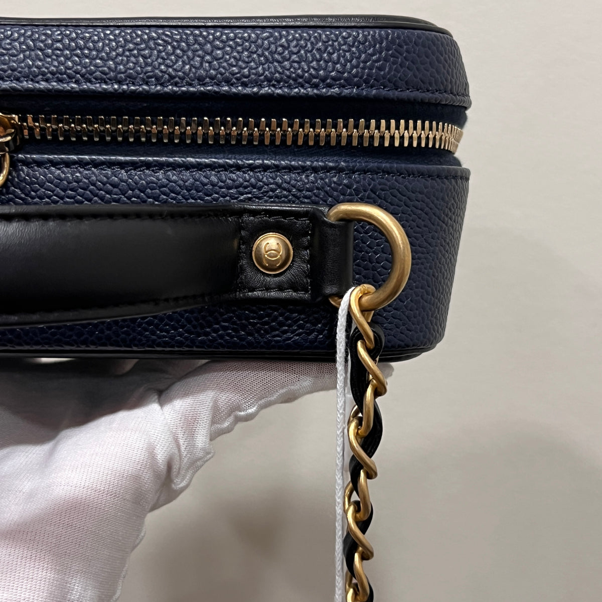 CHANEL CC Filigree Vanity Case Quilted Caviar Medium