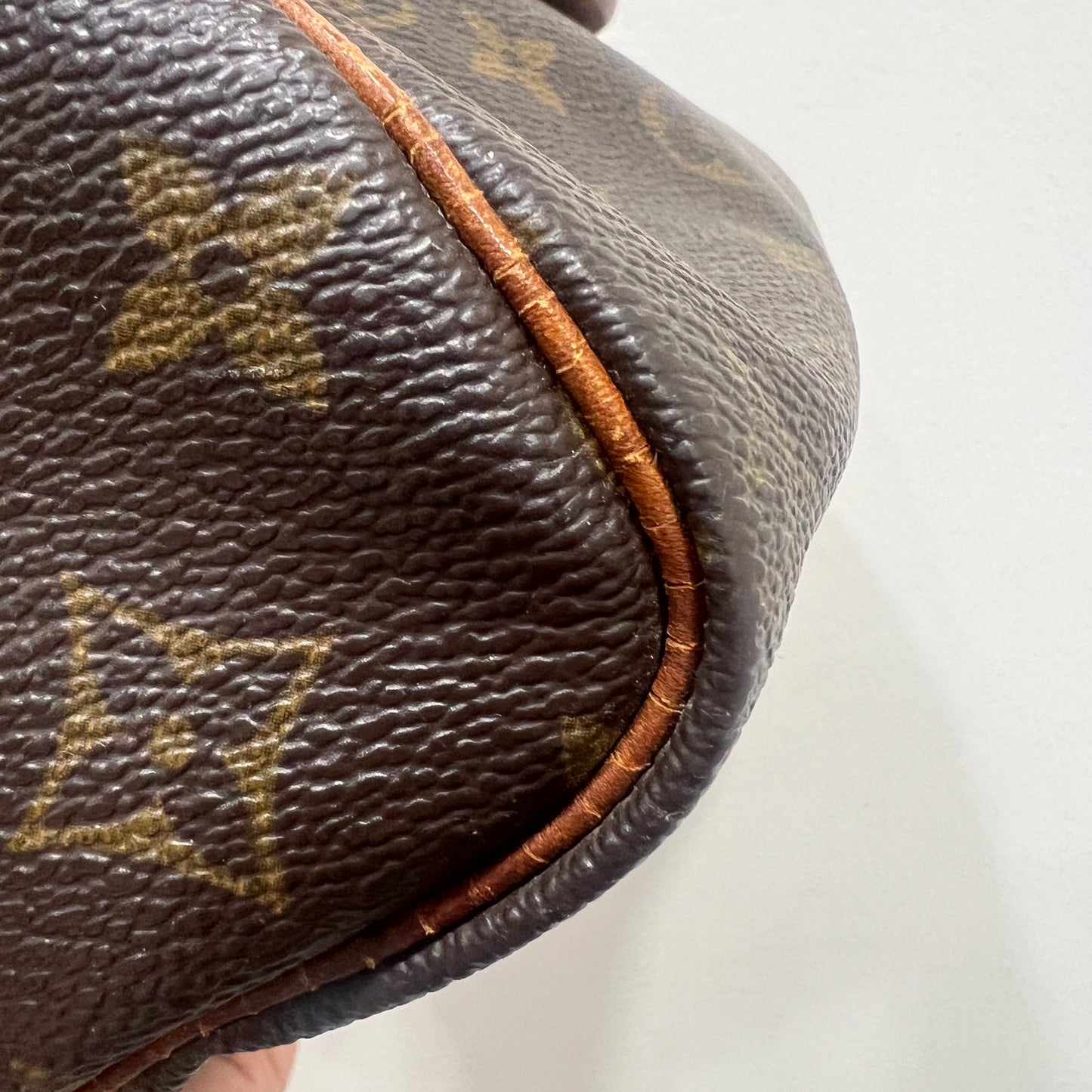 LOUIS VUITTON Speedy 25