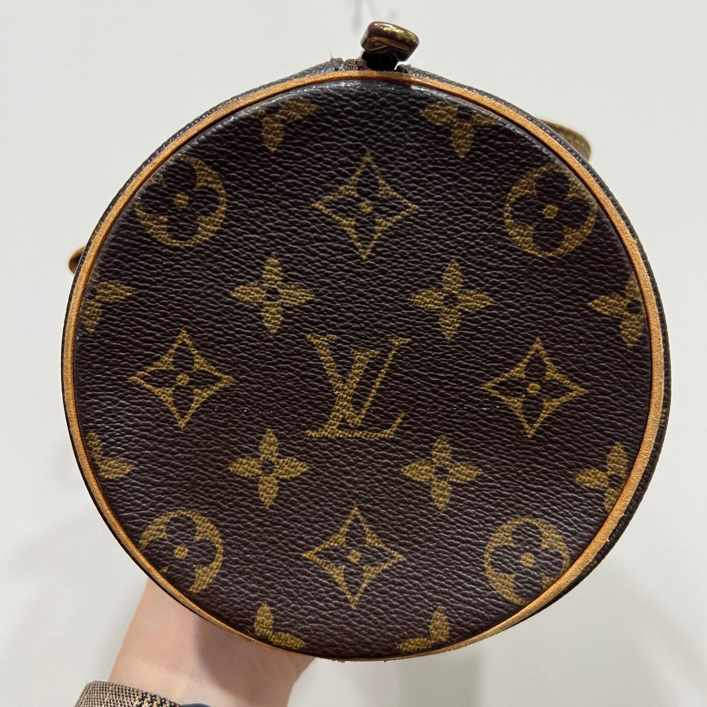 LOUIS VUITTON Papillon 27