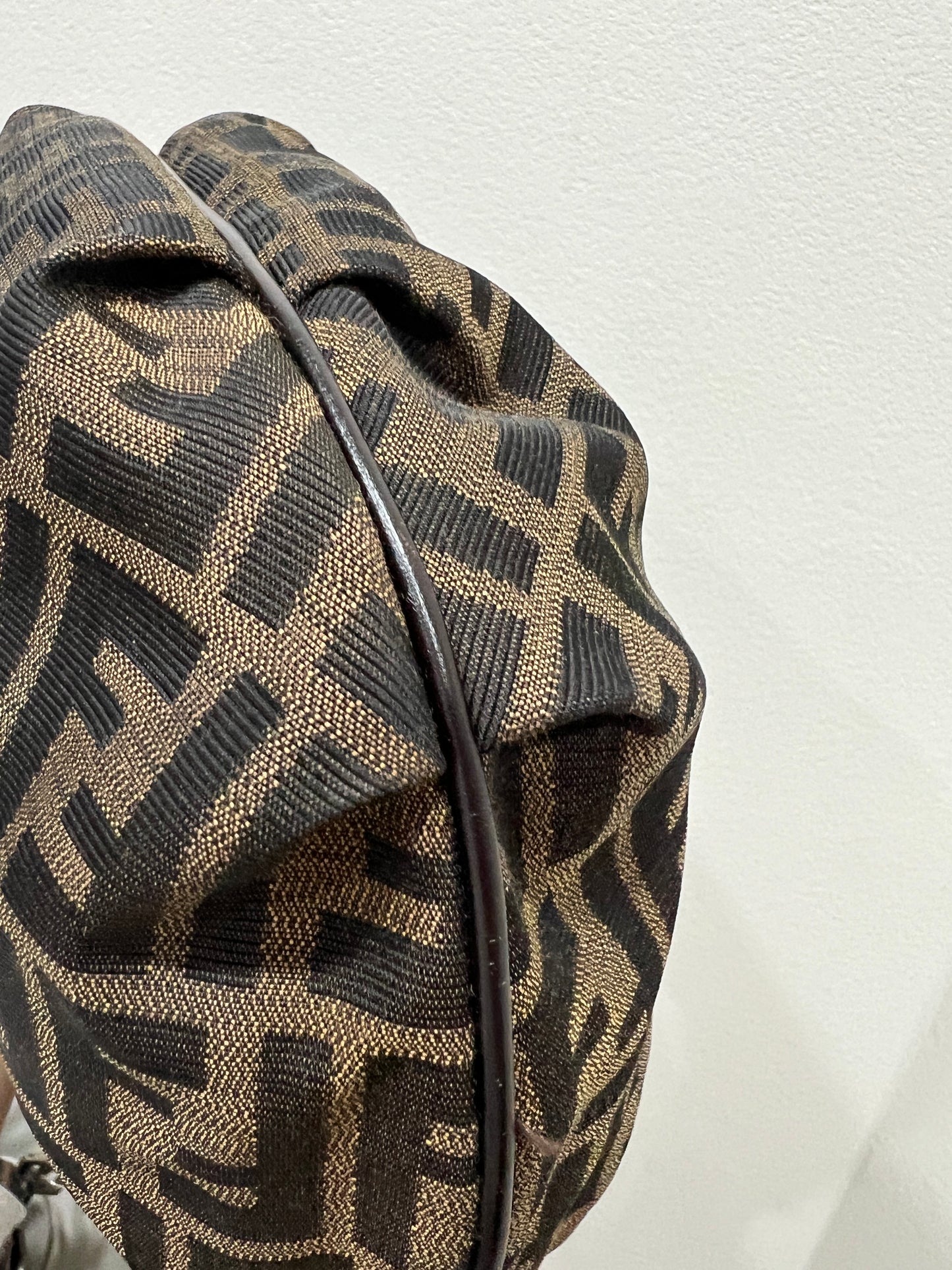 FENDI Croissant Chain Shoulder bag