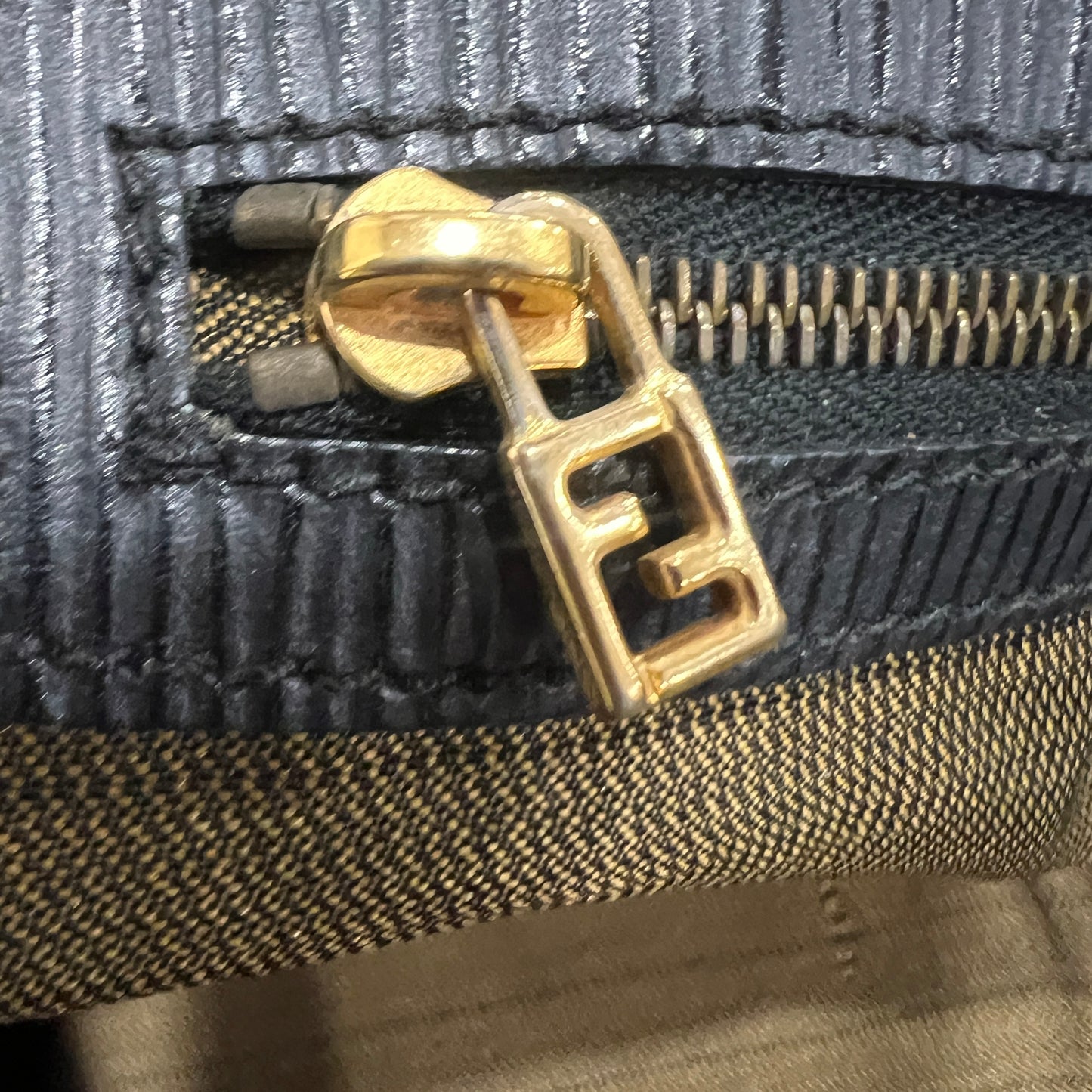 FENDI Travel Bag (2505-20)