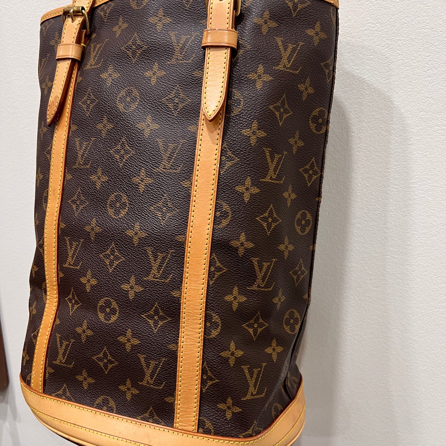 LOUIS VUITTON Bucket Bag GM
