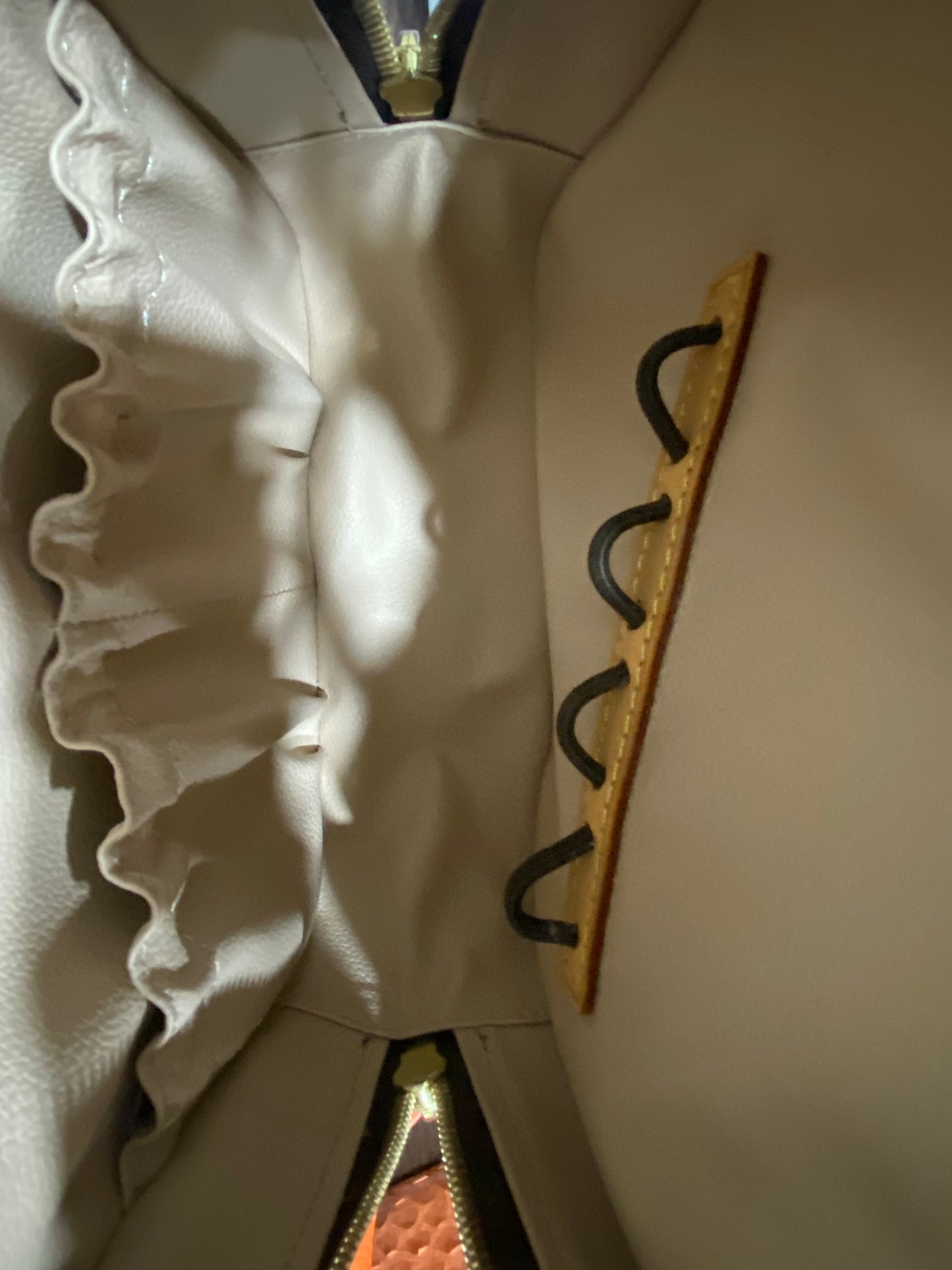 LOUIS VUITTON Spontini