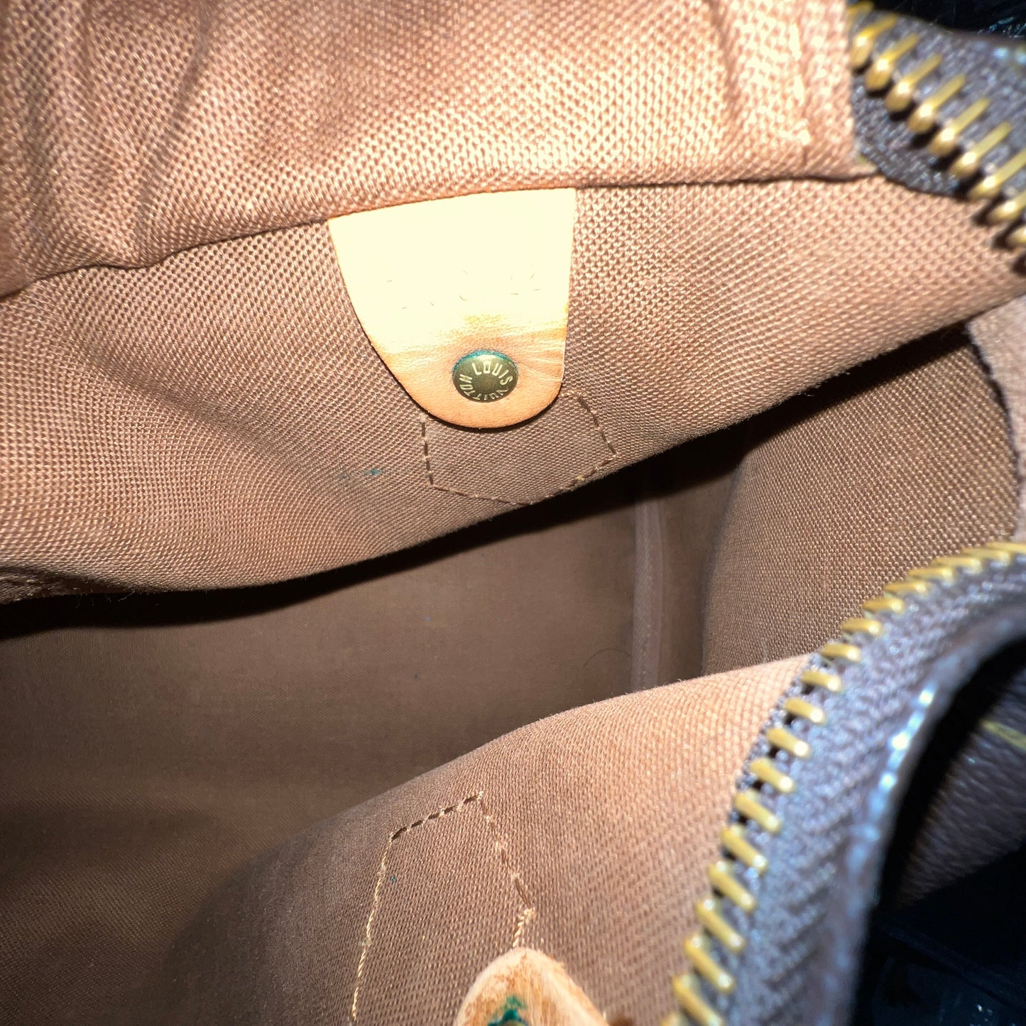 LOUIS VUITTON Speedy 25