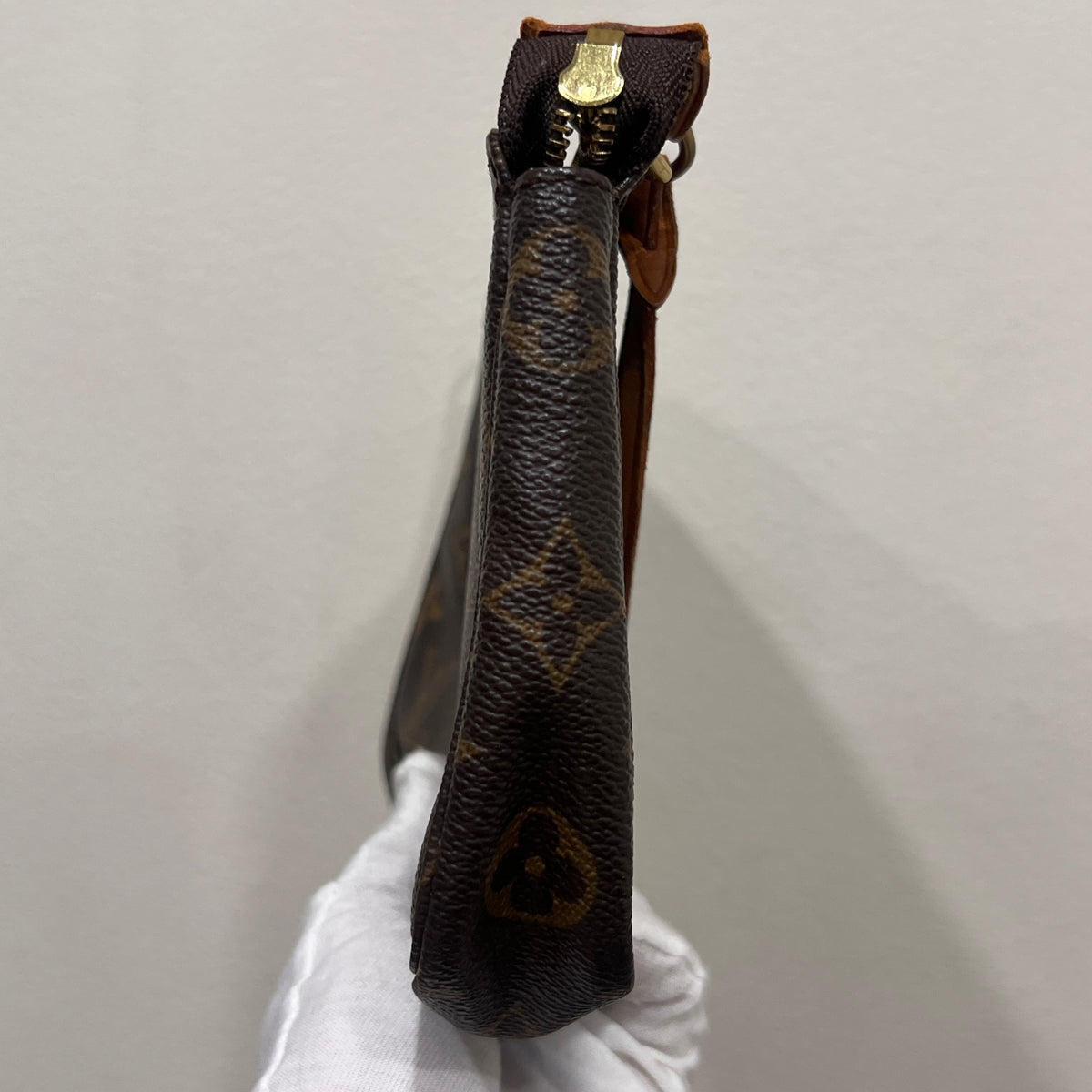 LOUIS VUITTON Accessory Pochette