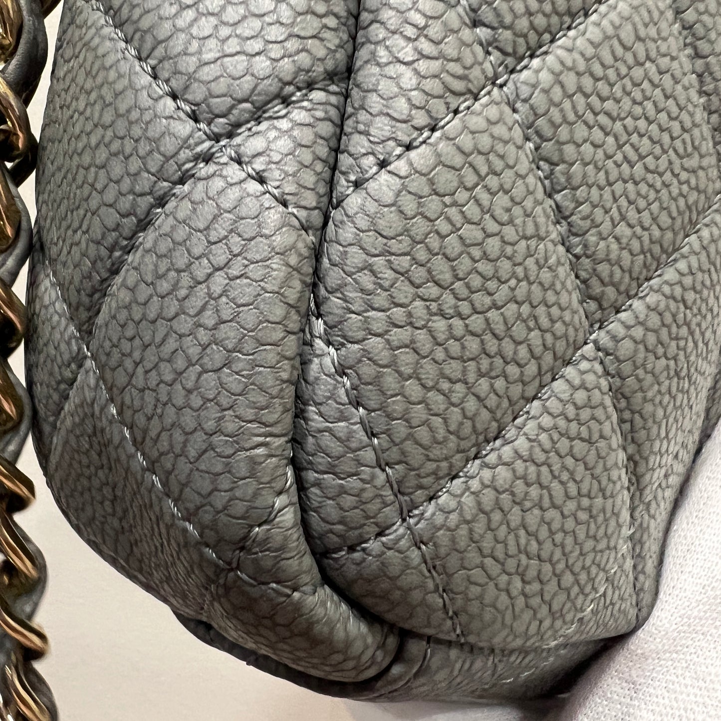 CHANEL CAVIAR Gray Shoulder Bag