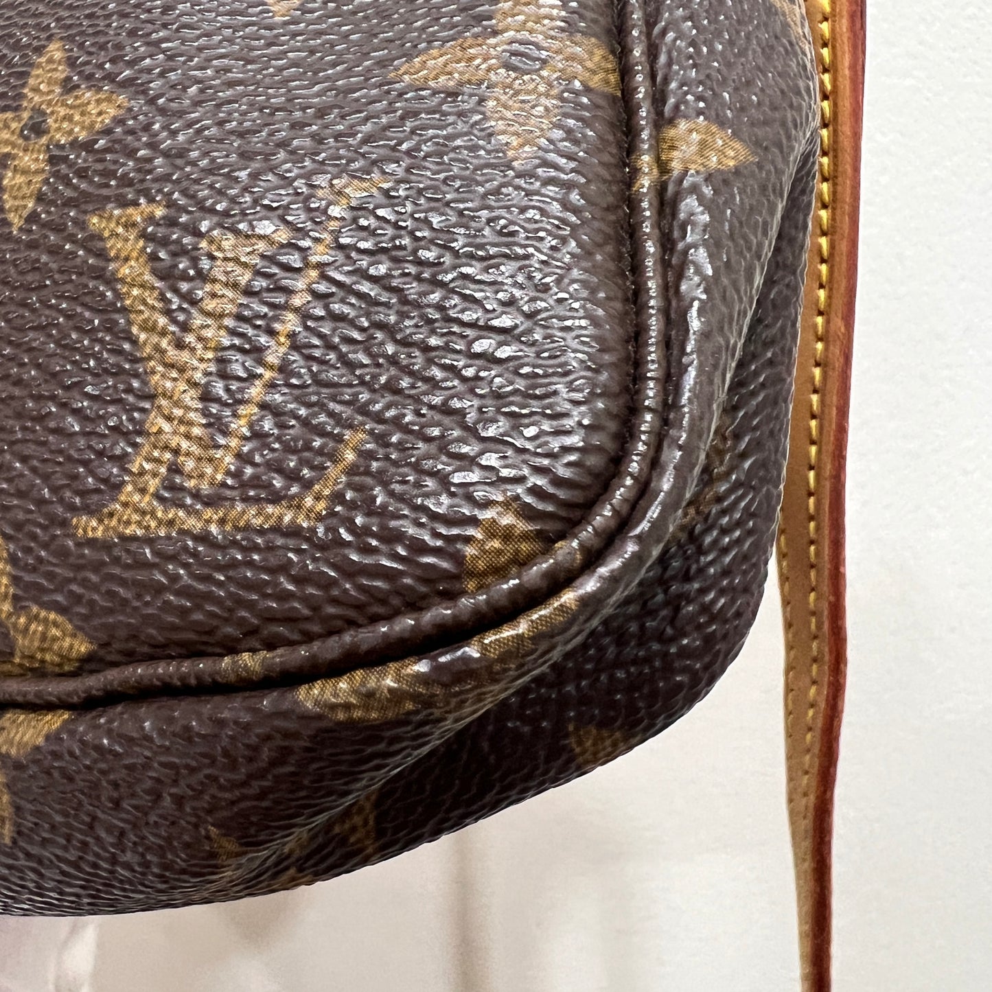 LOUIS VUITTON Accessory Pouchette w/ Long Strap