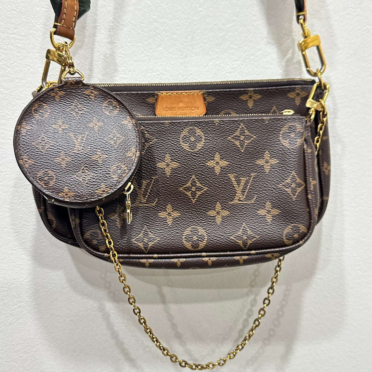 LOUIS VUITTON
