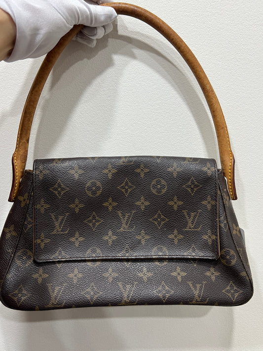 LOUIS VUITTON Shoulder Bag