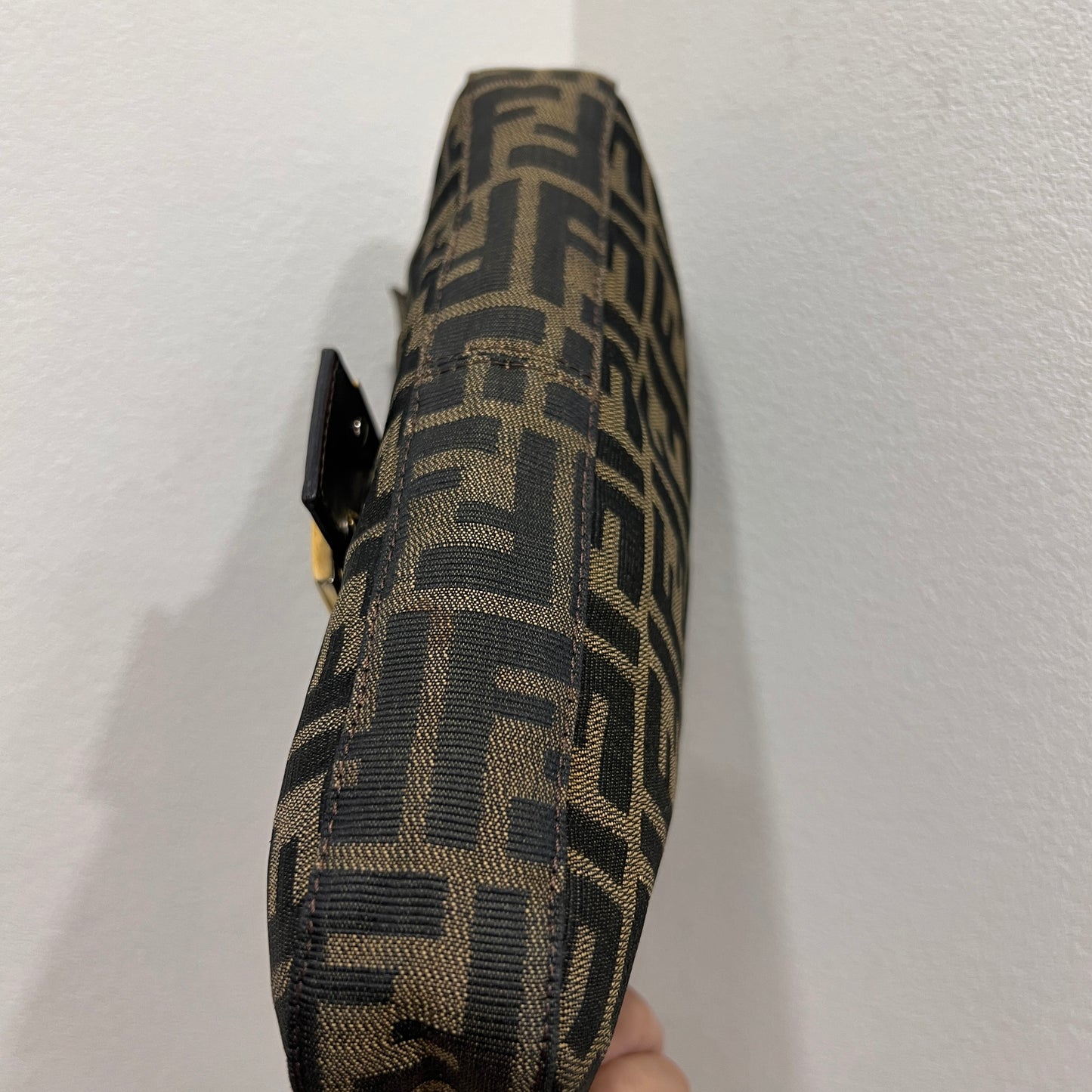 FENDI Baguette Gold