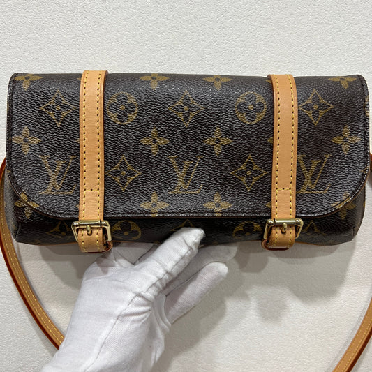 LOUIS VUITTO Belt Bag