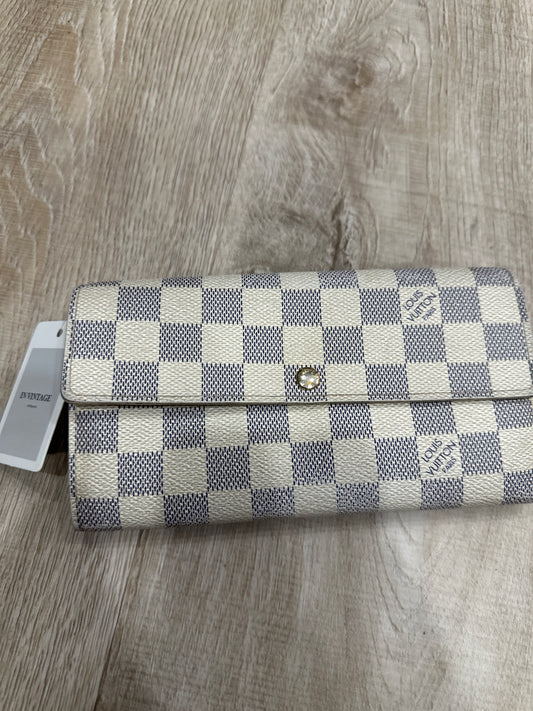 Louis Vuitton Damier White