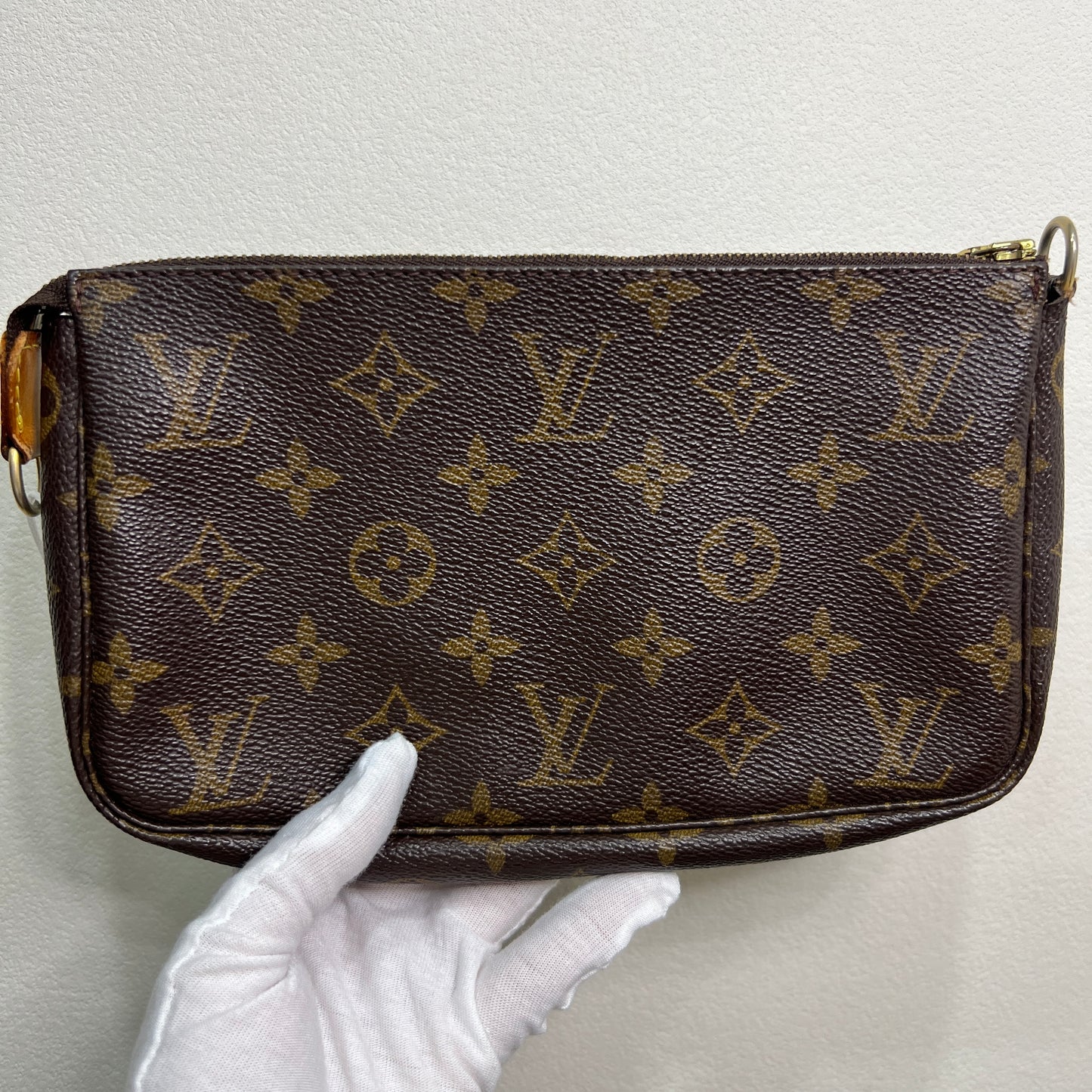 LOUIS VUITTON Accessory Pochette
