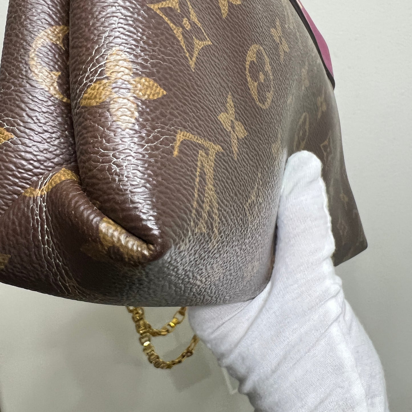 LOUIS VUITTON Pallas Chain Bag