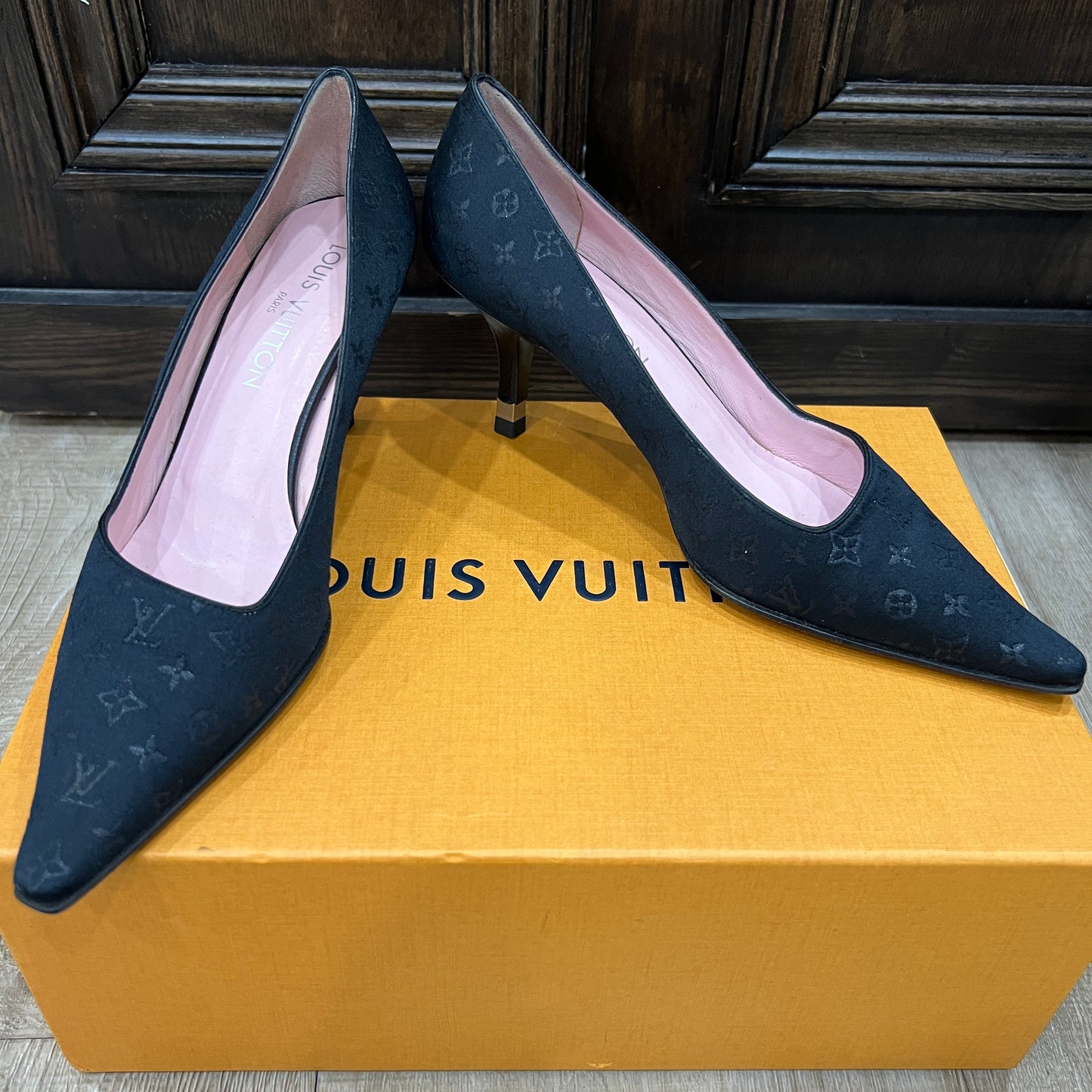 LOUIS VUITTON Shoes 37 1/2
