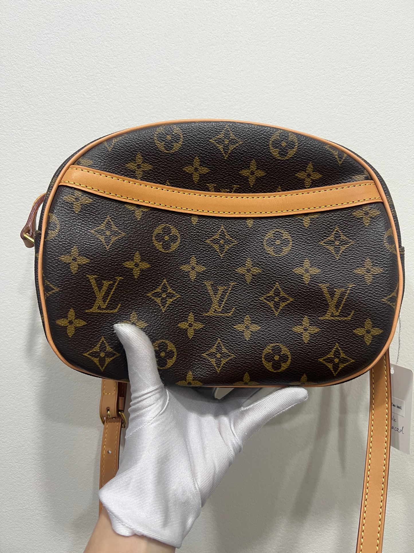 LOUIS VUITTON Crossbody (VACHETTA REPLACED, NON LV STRAP)