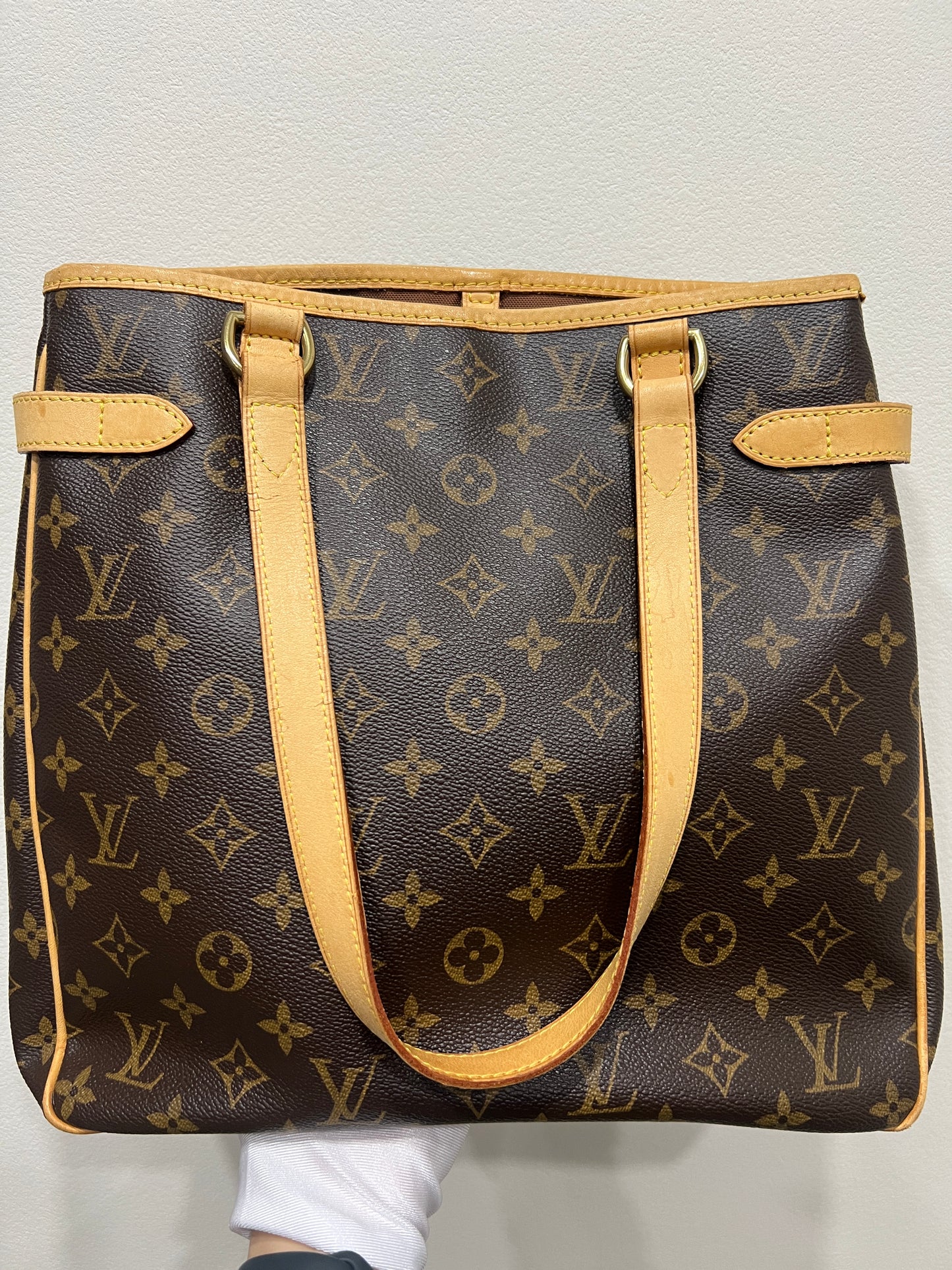 LOUIS VUITTON BATIGNOLLES Vertical Tote Bag