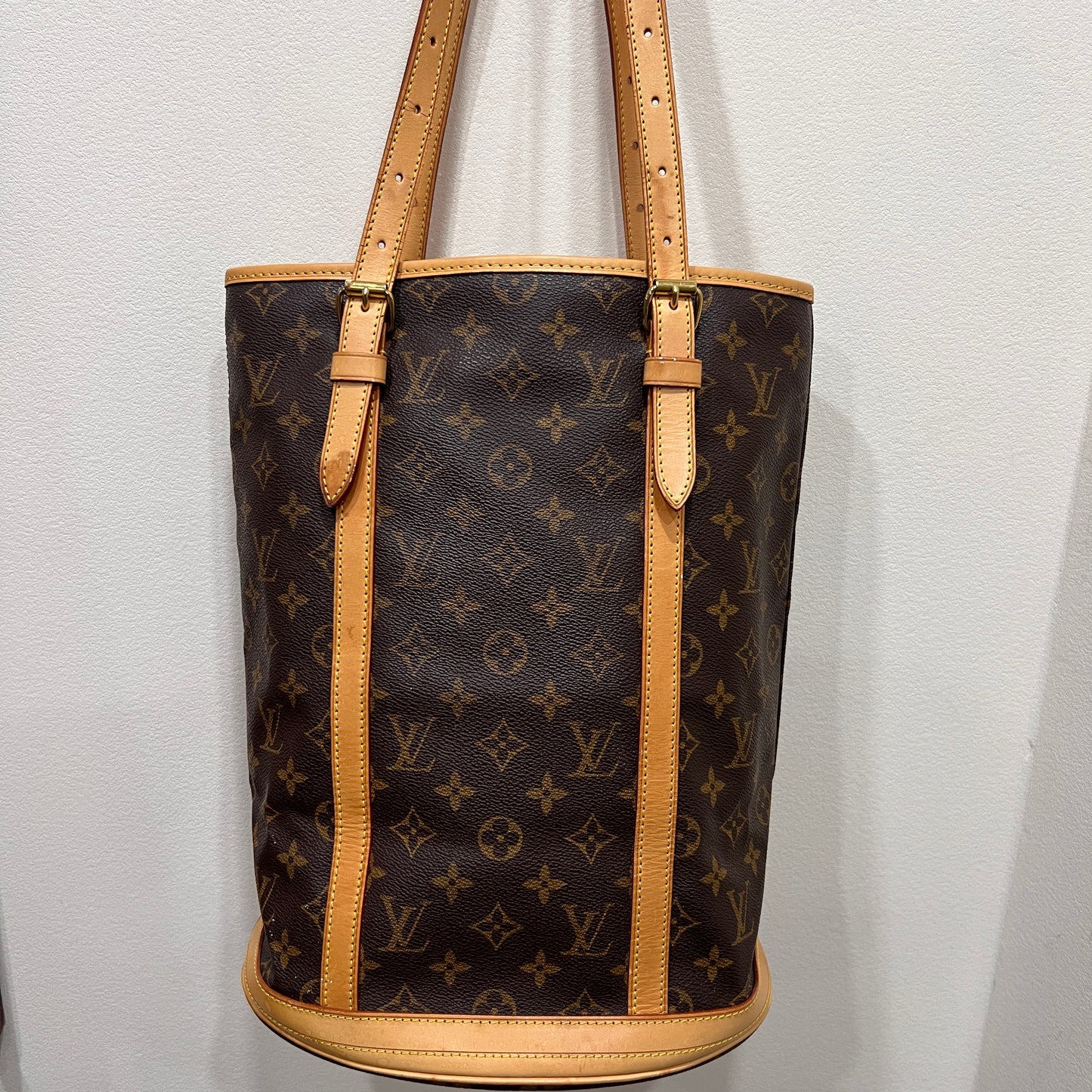 LOUIS VUITTON Bucket Bag GM