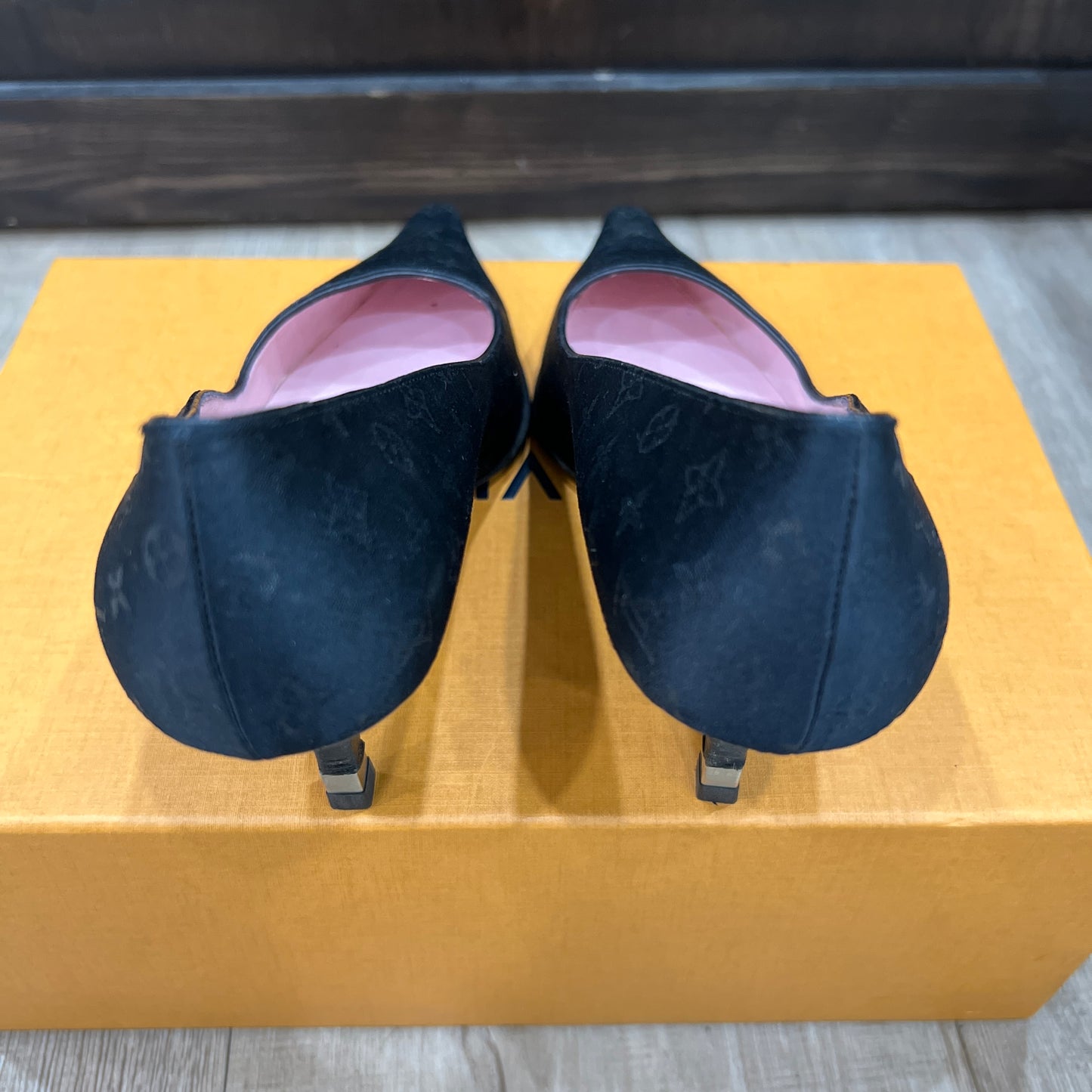 LOUIS VUITTON Shoes 37 1/2