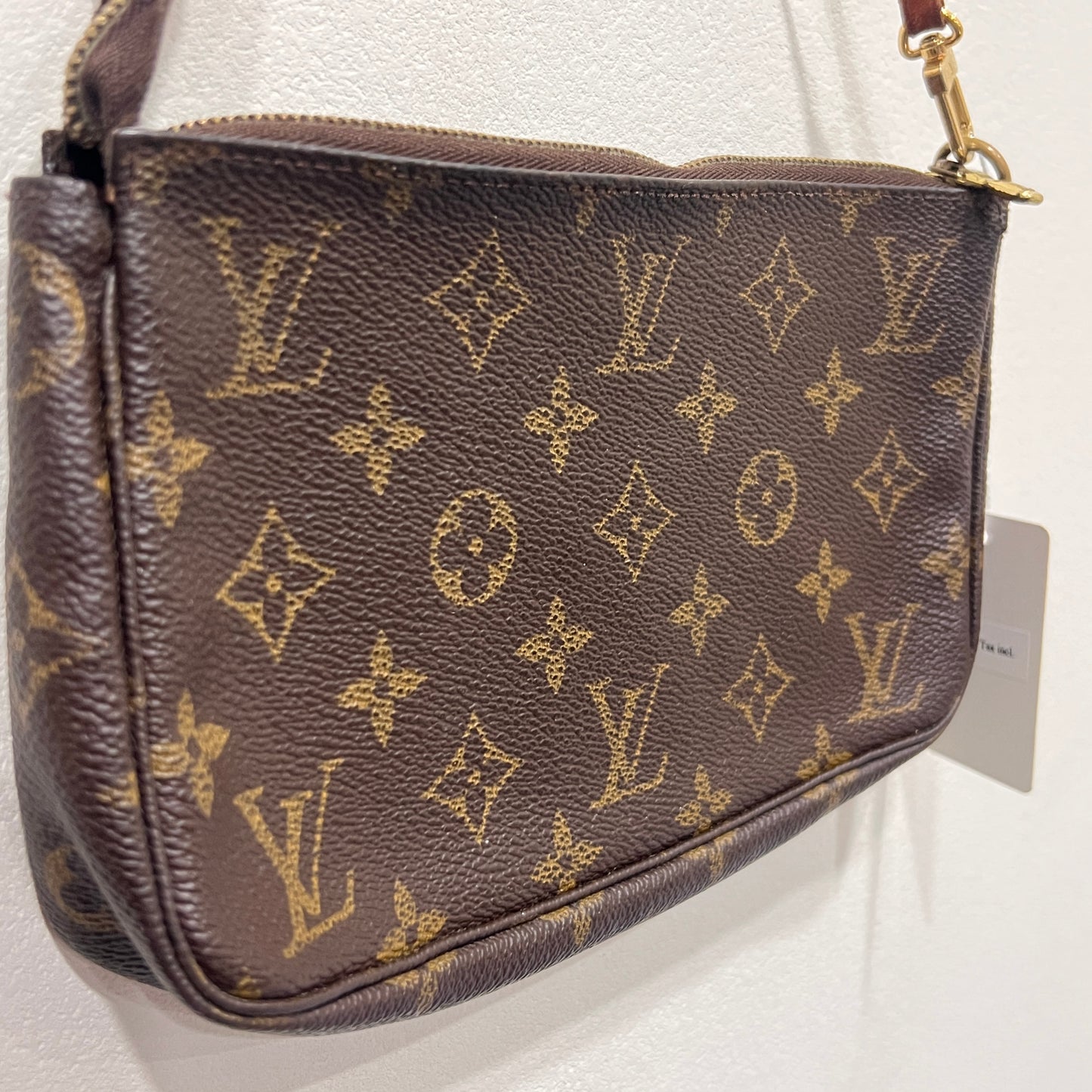 LOUIS VUITTON Accessory Pochette