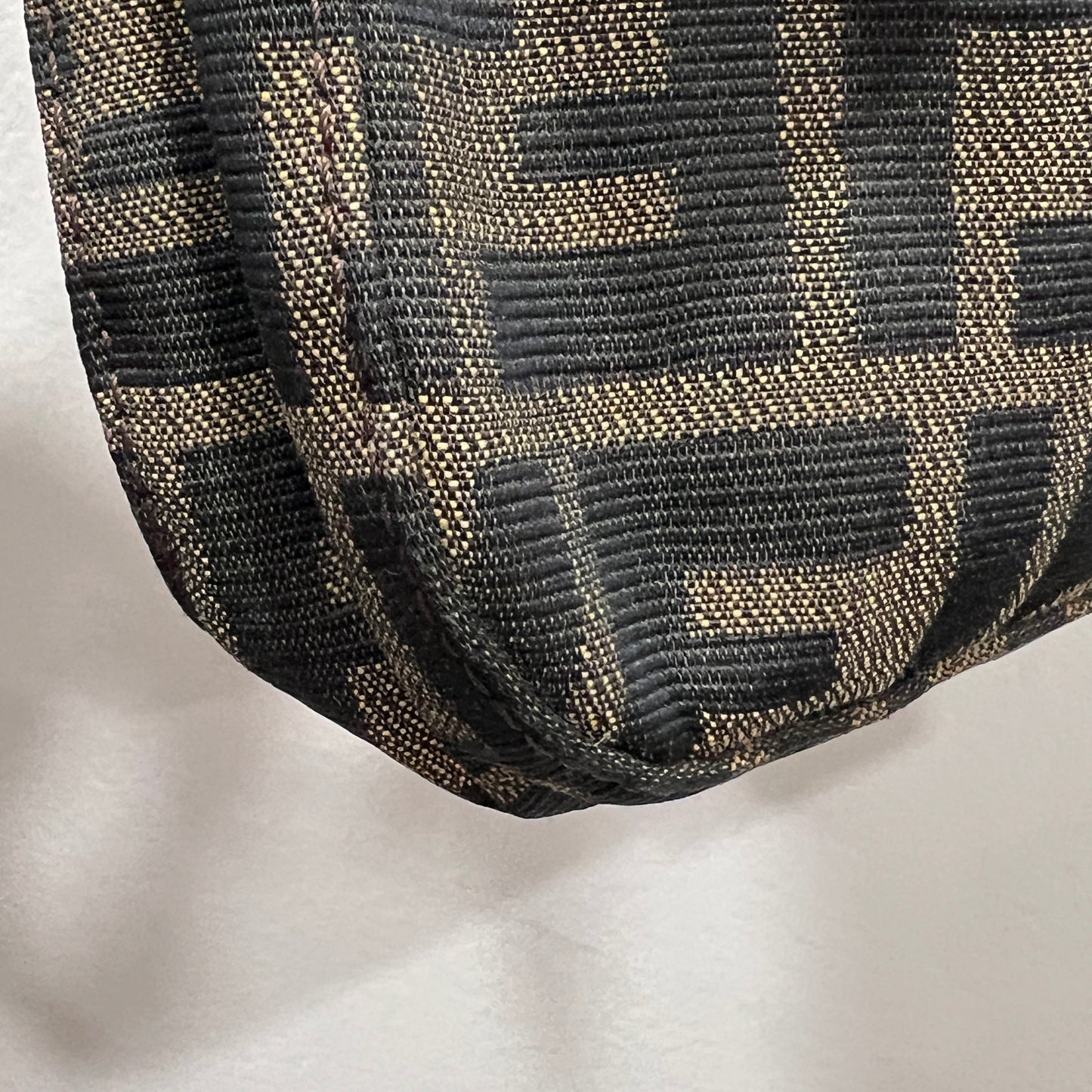 FENDI Baguette Gold