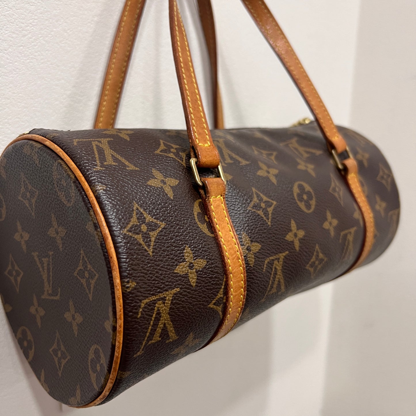 LOUIS VUITTON Papillon 28