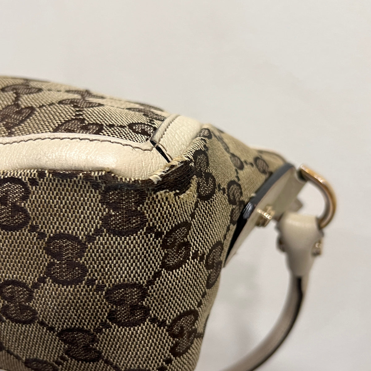 GUCCI Abbey D-Ring Pochette Shoulder Bag