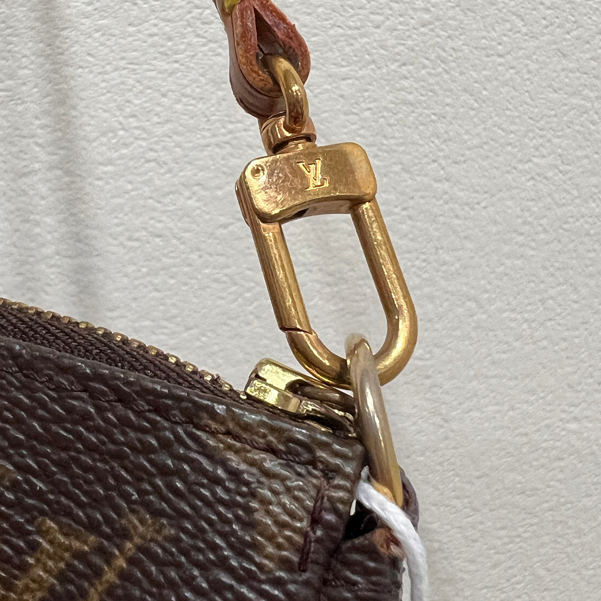 LOUIS VUITTON Accessory Pochette