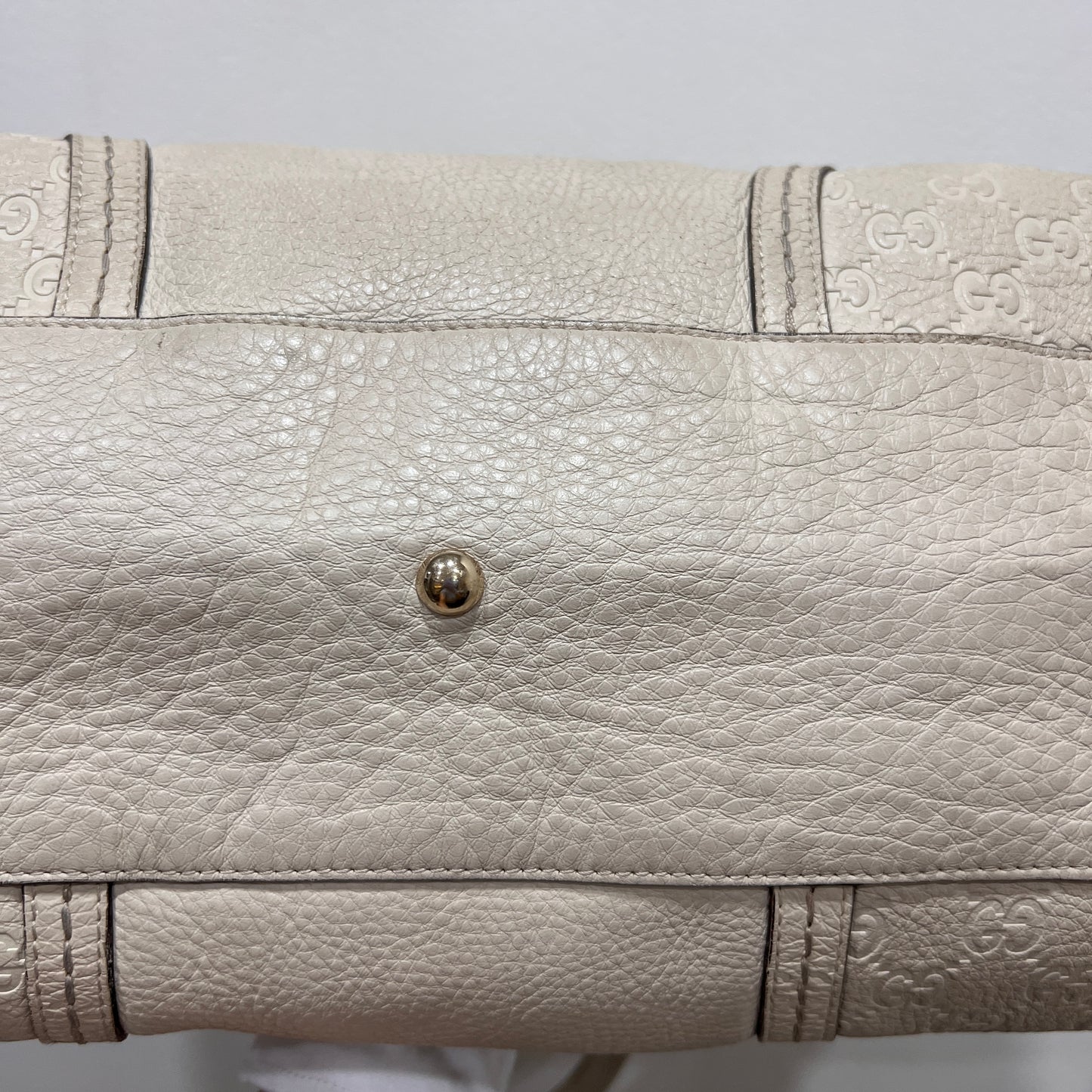 GUCCI Cream Leather Guccissima Signoria Medium Dome