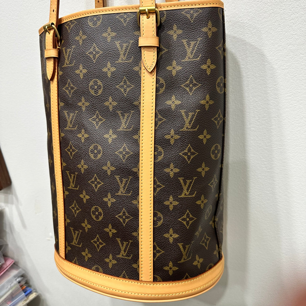 LOUIS VUITTON bucket GM