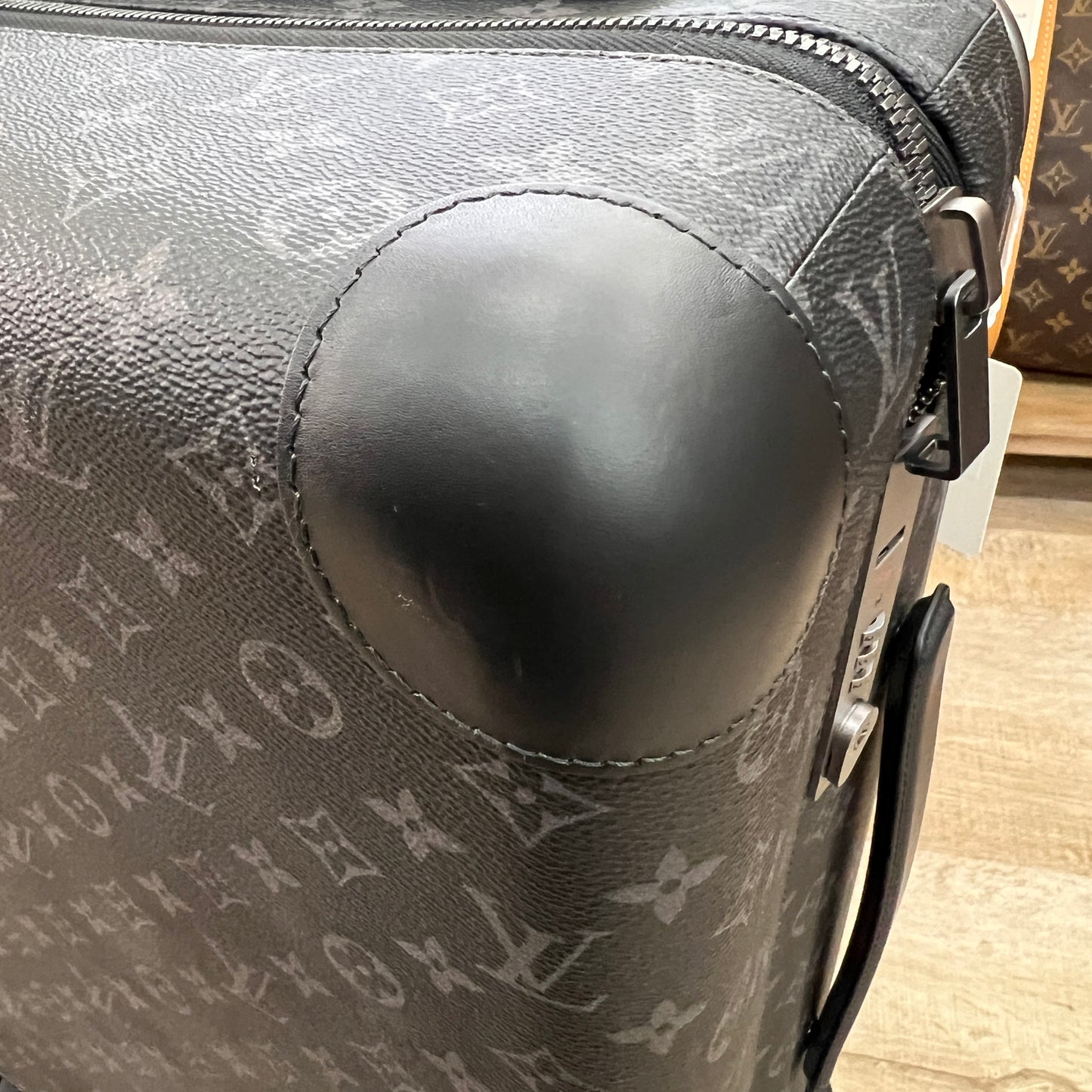 LOUIS VUITTON Horizon Grey Monogram Eclipse 55cm Suitcase