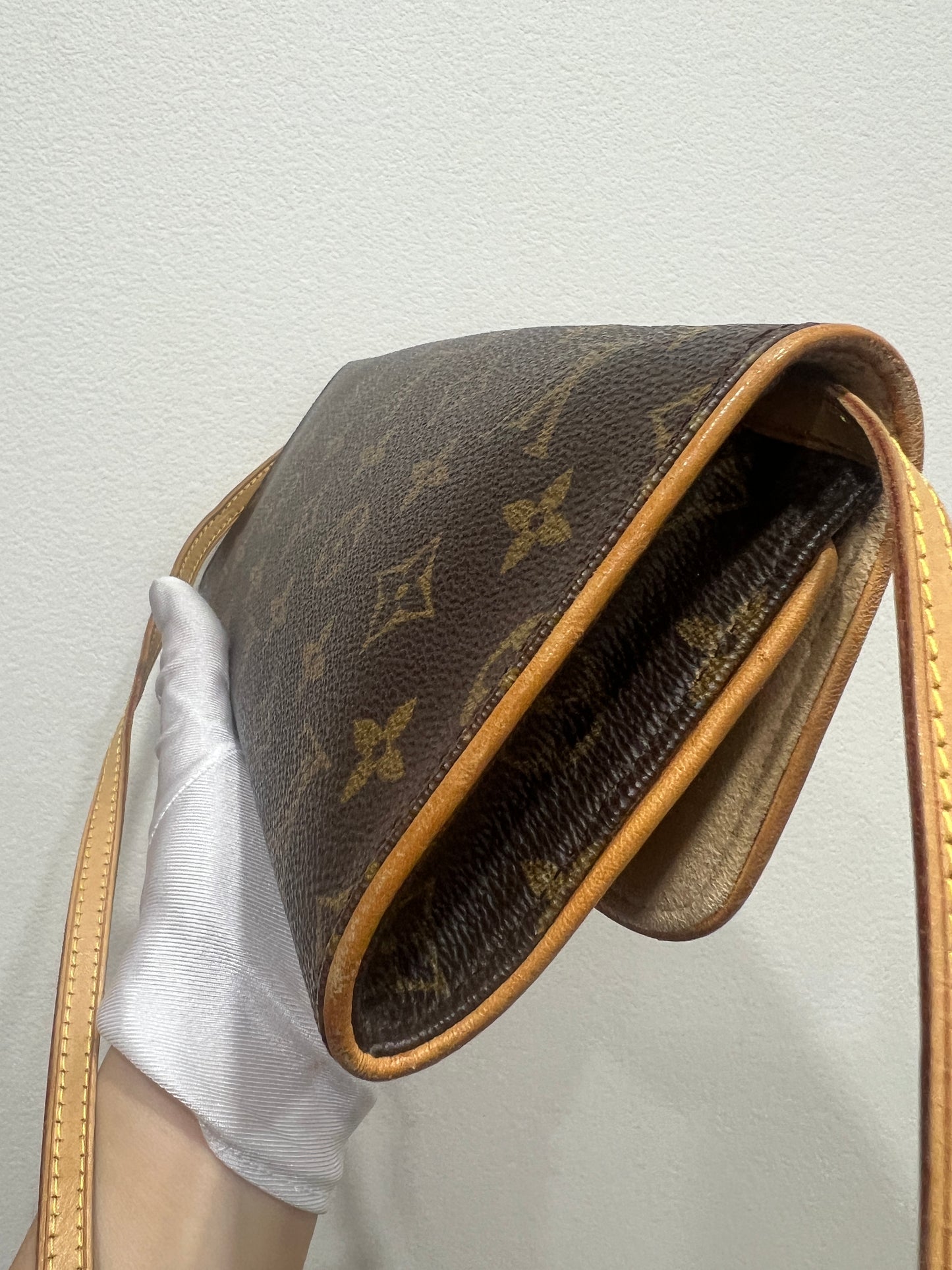 LOUIS VUITTON Pochette Twin GM Bag